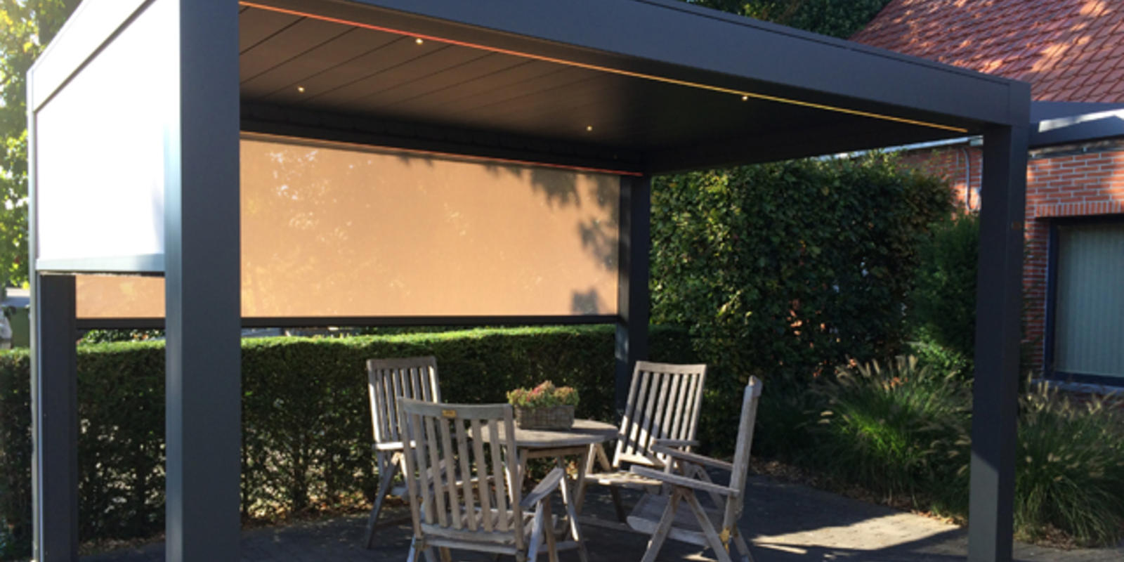 Aluminium overkapping met zonwering